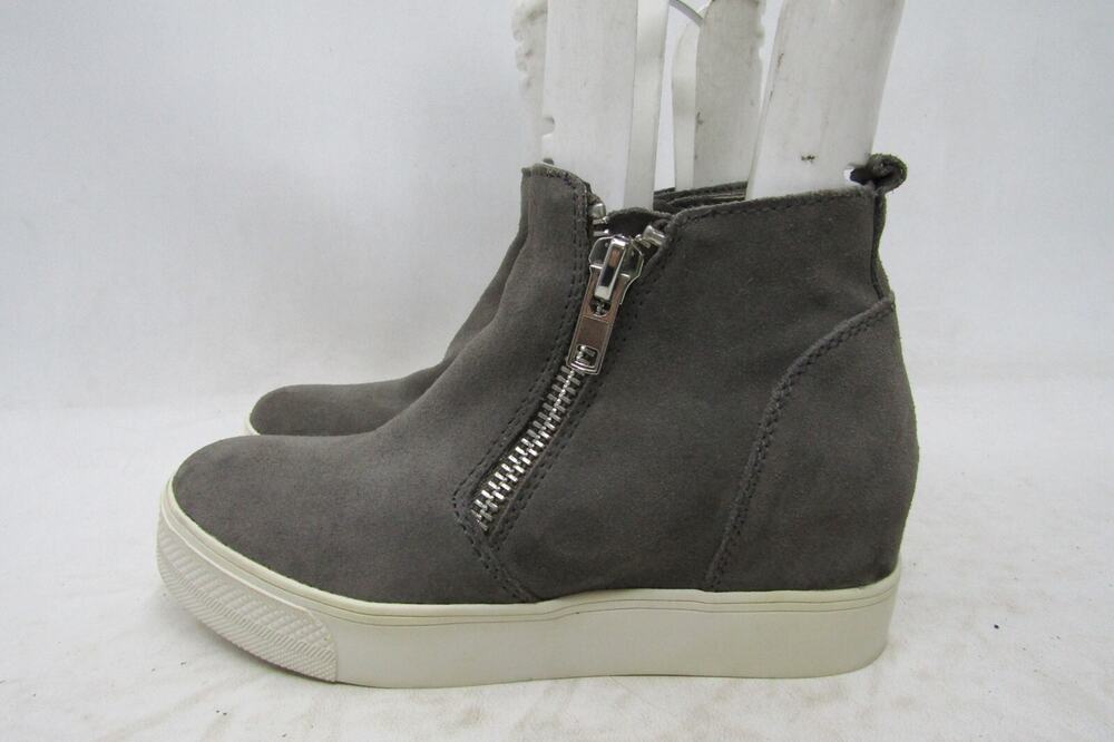 Steve Madden Womens Sz 6.5 Gray Suede Ankle Fashion Boot Bootie